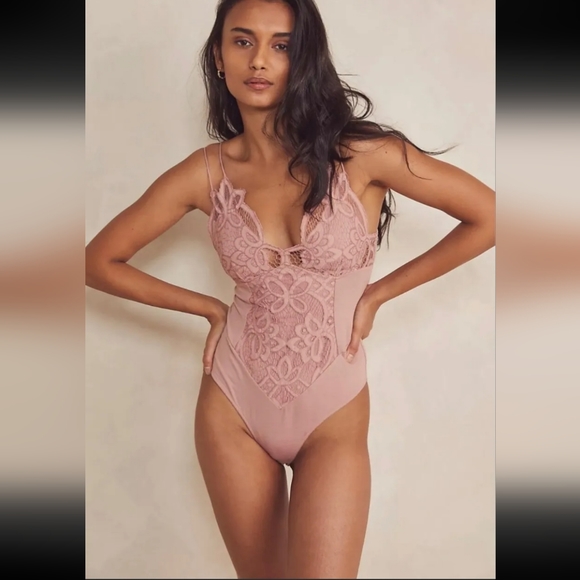 FreePeople One NWT lntamately Free Adella XS Lace Boduysuit In Dusty Rose - Picture 3 of 8